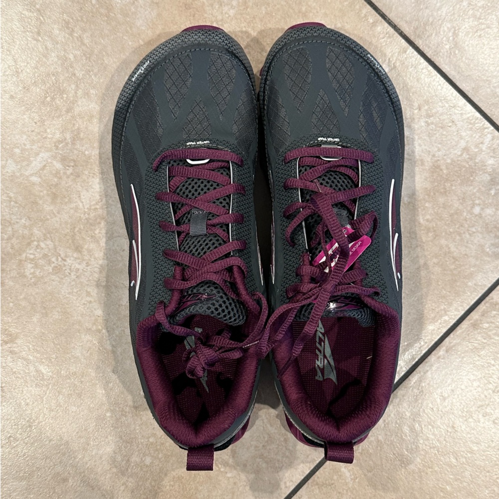 Altra Superior 3.5 Trail Runner Women Size 10